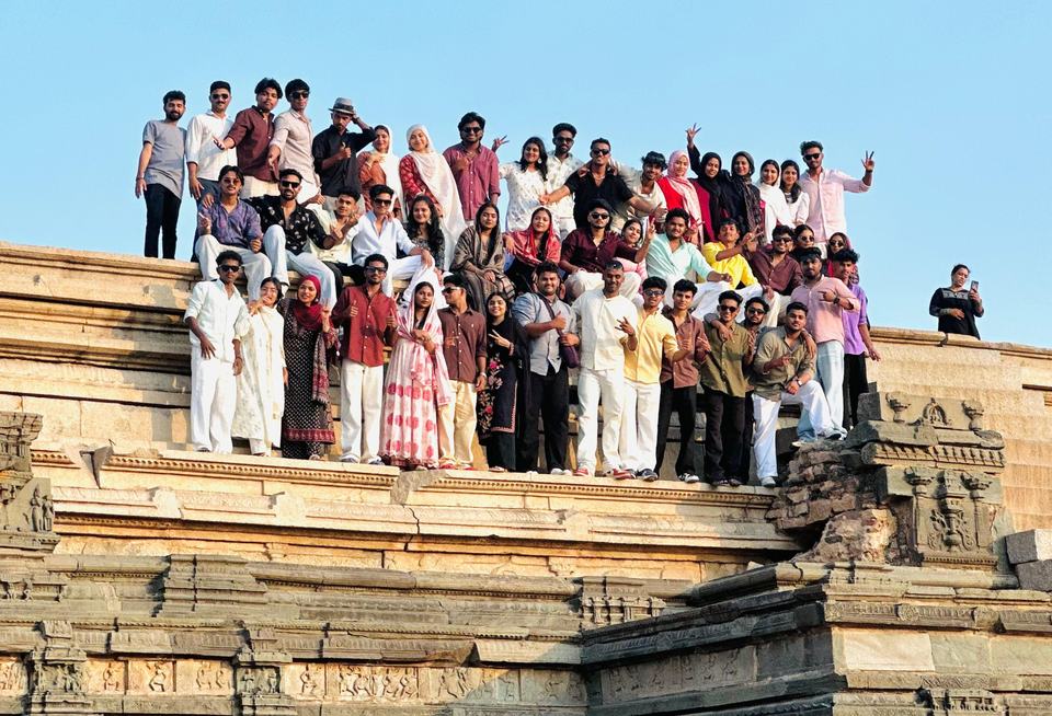 A Trip Campus group on the Hampi + Dandeli + Goa tour